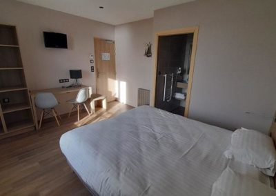 chambre-vue-terre-1-400x284 Présentation et Tarifs Hôtel